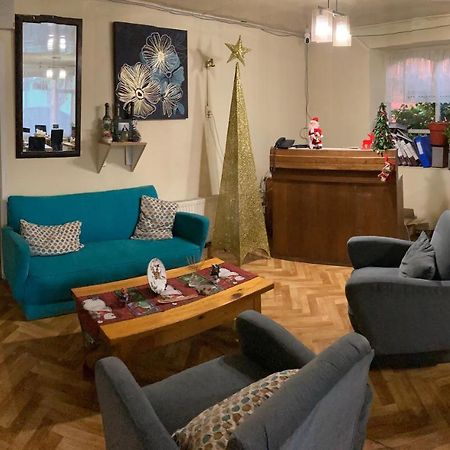 Hostal Hellen Puerto Natales Eksteriør billede