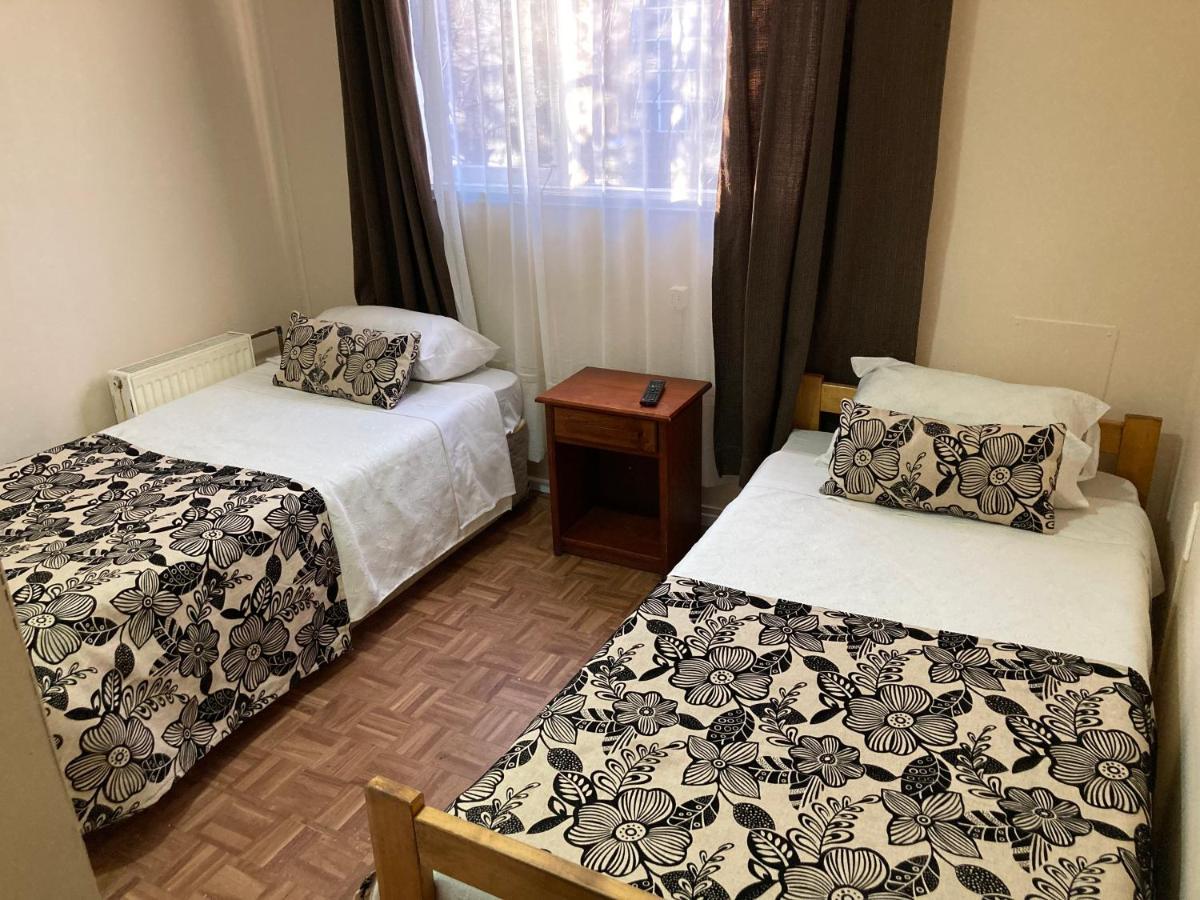 Hostal Hellen Puerto Natales Eksteriør billede