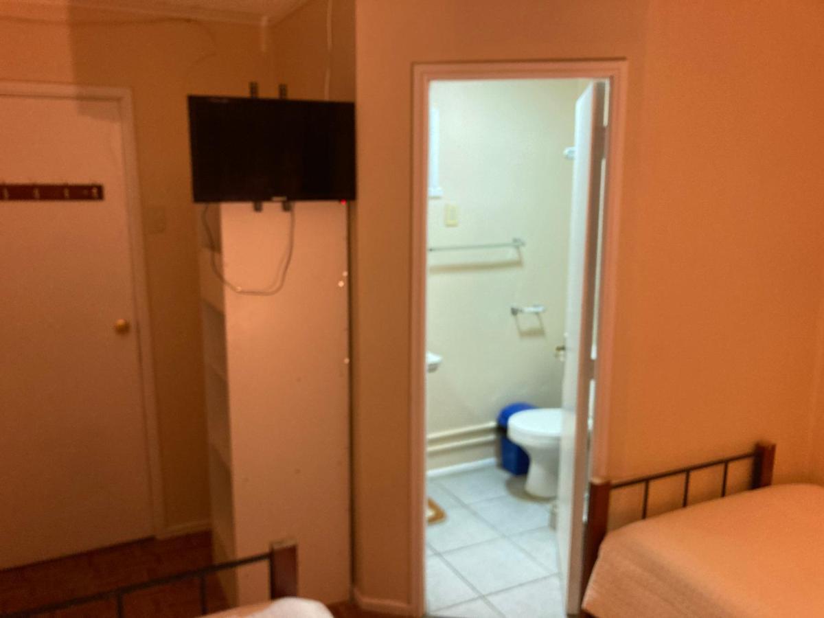 Hostal Hellen Puerto Natales Eksteriør billede